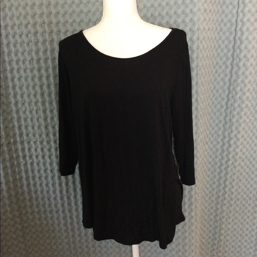 EVRI Black Scoop Neck Tunic